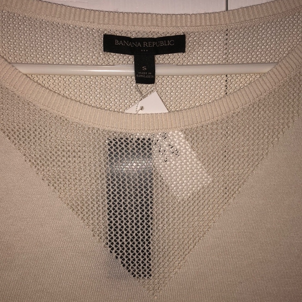 Banana republic light cream knit sweater
